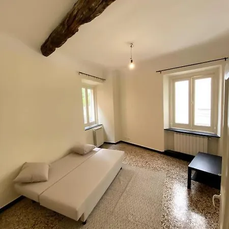 Apartmán A 6 Minuti Da Acquario E Stazione Janov